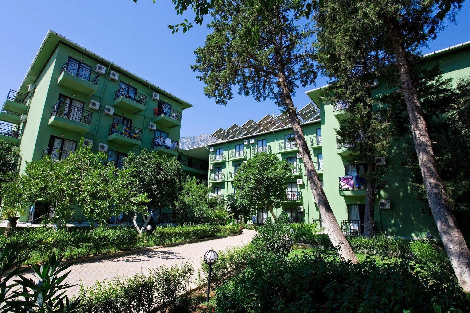 Larissa Garden Hotel 케메르 외부 사진