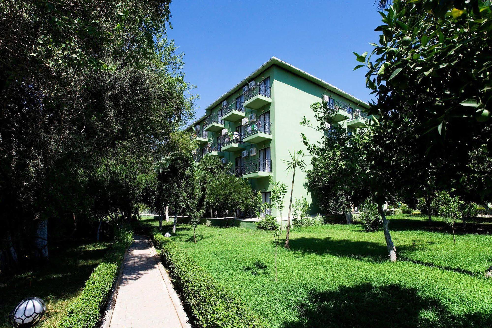 Larissa Garden Hotel 케메르 외부 사진
